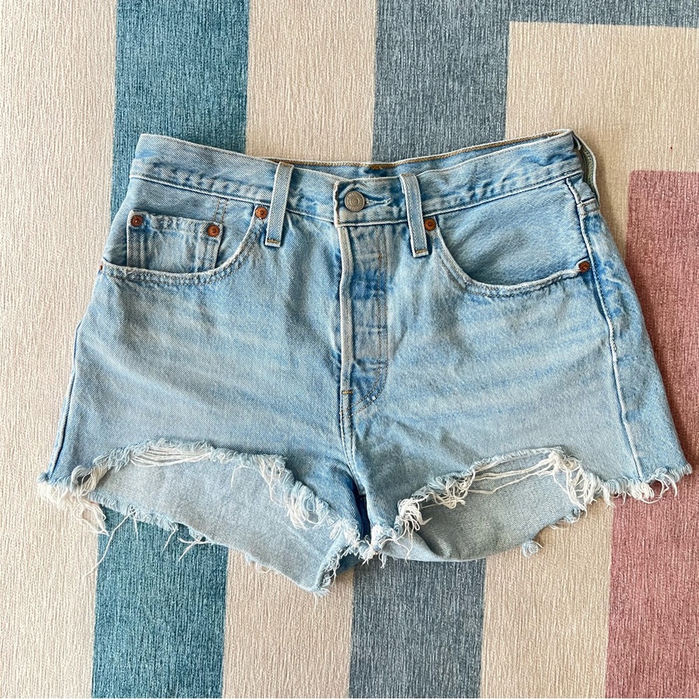 Levi’s 501 High-Rise Cutoff Shorts – W27 / Small